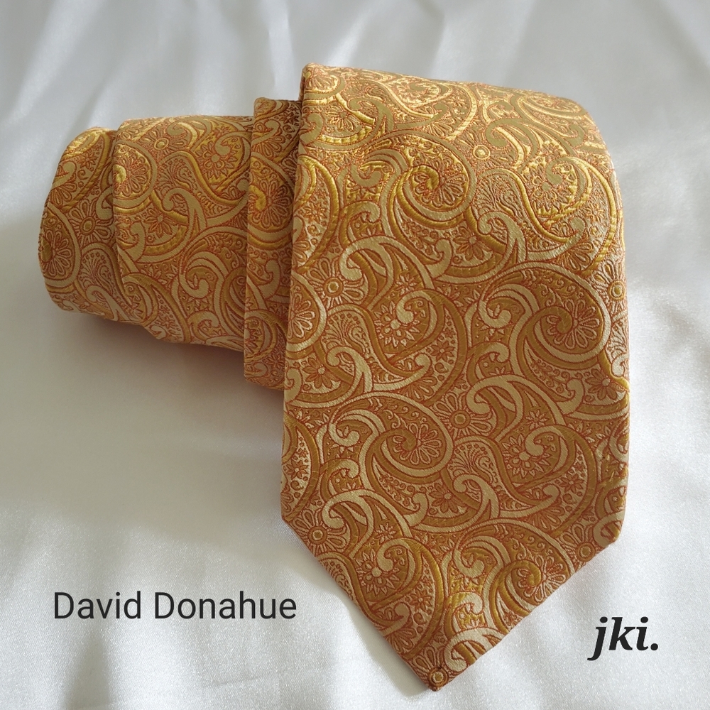 David Donahue 100% Silk Men's Necktie Silk Yellow gold/orange Paisley